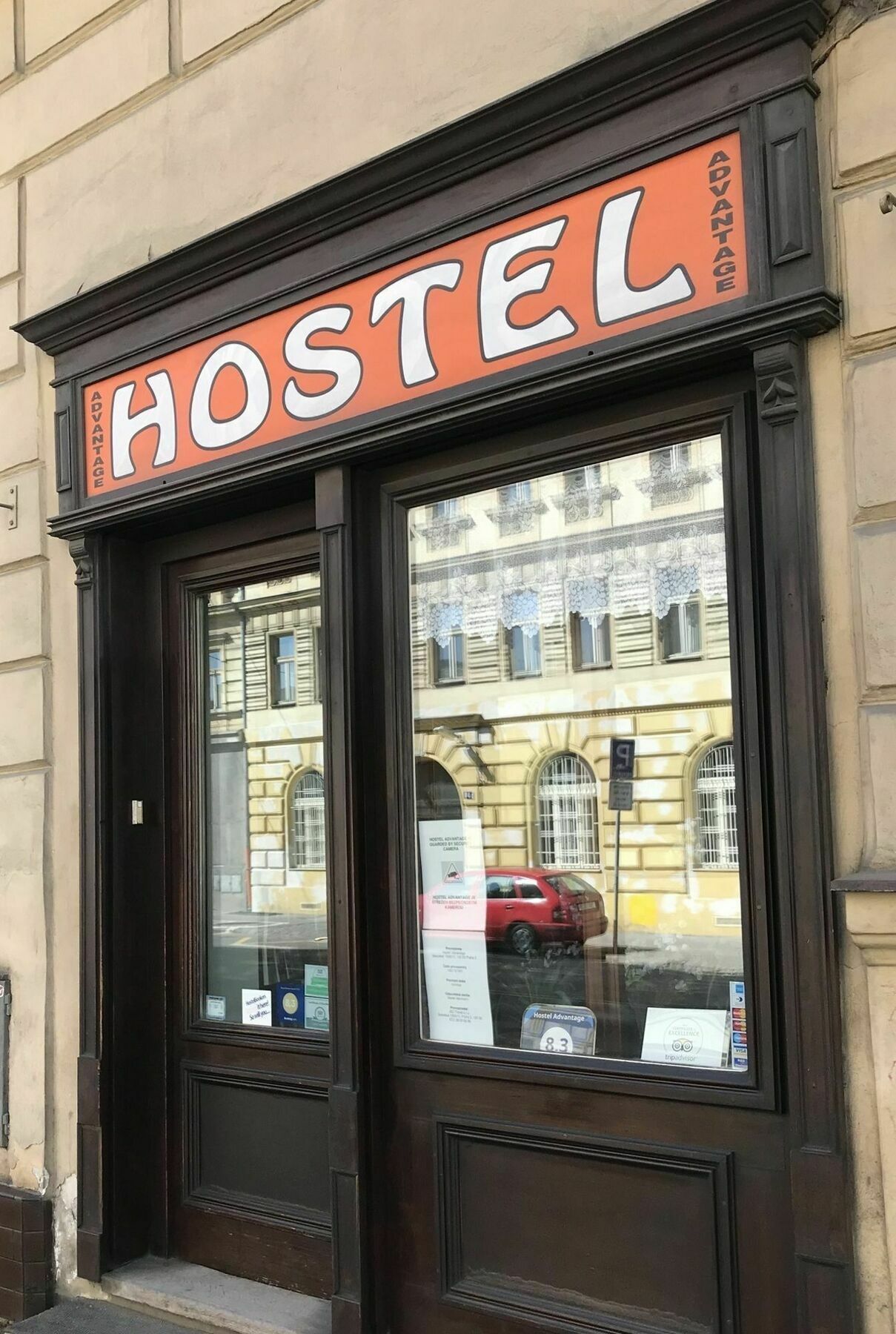 Hostel Advantage Прага Экстерьер фото